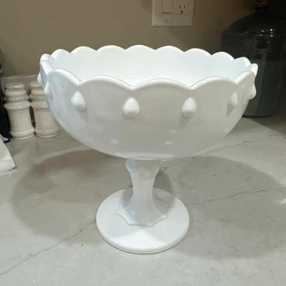 Vintage Indiana Glass Teardrop Milk Glass Pedestal Compote Fruit Candy dish